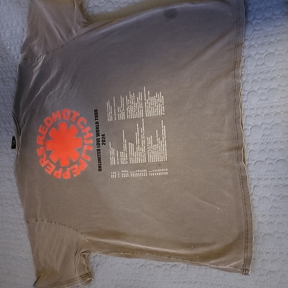 Red Hot Chili Peppers Concert Tee - Picture 4 of 5